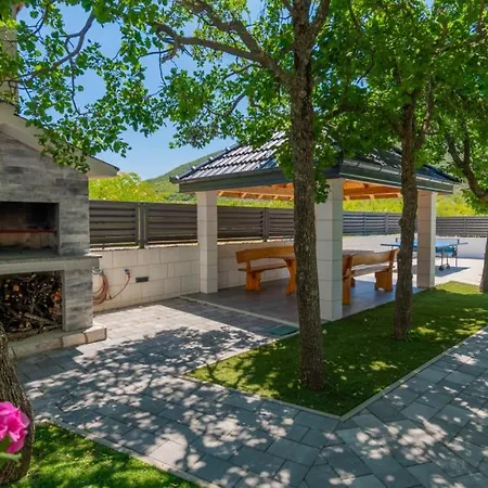 Villa Petar - Makarska By Guide