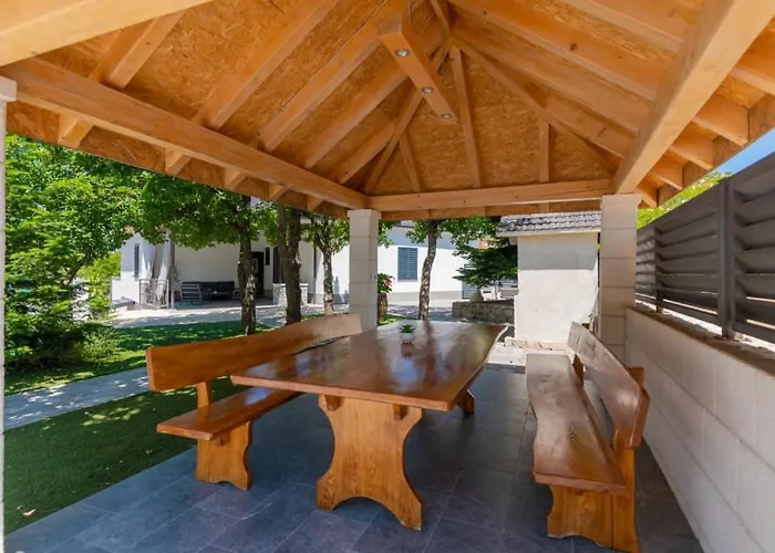 Petar - Makarska By Guide * Zagvozd
